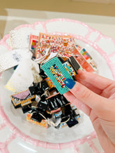 Load image into Gallery viewer, Hand Beaded Claw Clips