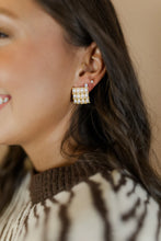 Load image into Gallery viewer, Bobbie Pearl Studs