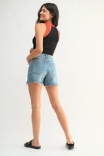 Load image into Gallery viewer, Winnie Fray Shorts | Medium Wash Denim