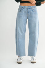 Load image into Gallery viewer, Miller Barrel Jean | Light Wash Denim