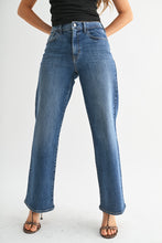 Load image into Gallery viewer, Kelly Straight Jean | Medium Wash Denim