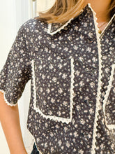 Load image into Gallery viewer, Aureum Crochet Trim Floral Shirt | Black