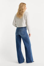 Load image into Gallery viewer, Good American Soft Tech Good Petite Palazzo Jeans | Ridicule