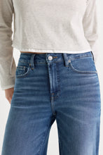 Load image into Gallery viewer, Good American Soft Tech Good Petite Palazzo Jeans | Ridicule