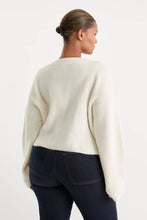Load image into Gallery viewer, Good American The Chunky Knit Cardigan | Chalk