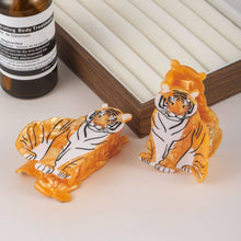 Load image into Gallery viewer, Tiger Claw Clip