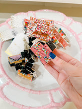 Load image into Gallery viewer, Hand Beaded Claw Clips