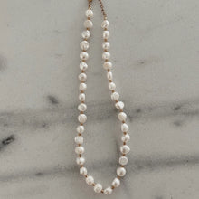 Load image into Gallery viewer, Glam Pearl Necklace