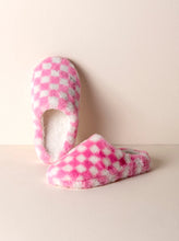 Load image into Gallery viewer, Pink Check Slippers