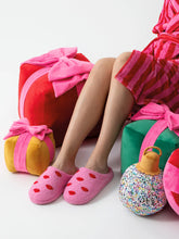 Load image into Gallery viewer, Pink Kiss Slippers