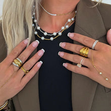 Load image into Gallery viewer, Pearl Beaded Gold Necklace