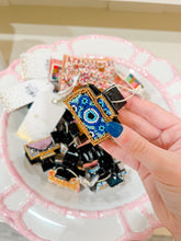 Load image into Gallery viewer, Hand Beaded Claw Clips
