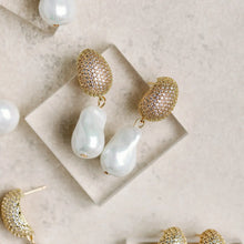Load image into Gallery viewer, Sparkling Vintage Chunky Gold and Pearl Drop Earrings