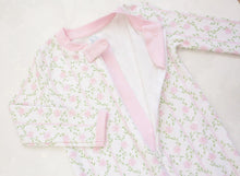 Load image into Gallery viewer, Baby Dunn Rosy Trellis Footie
