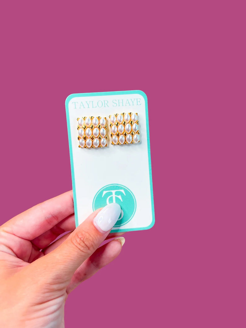 Bobbie Pearl Studs