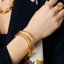 Load image into Gallery viewer, Julie Vos Essex Bangle | Gold