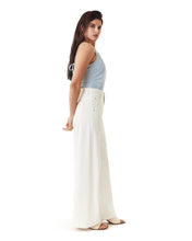 Load image into Gallery viewer, Habitual Aiden Relaxed Barrel | White