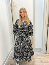 Load image into Gallery viewer, Sincerely Ours Trana Dress | Midnight Fan