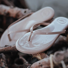 Load image into Gallery viewer, Soleil Sea Indie Classic Thin Strap Sandal | Buff Patent