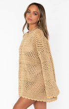 Load image into Gallery viewer, Show Me Your MUMU Paula Pullover | Latte Crochet