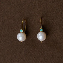 Load image into Gallery viewer, HART Pearl Earrings