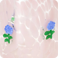 Load image into Gallery viewer, Hydrangeas Charmed Juice Glass 17oz