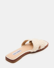 Load image into Gallery viewer, Steve Madden Haydn Pearl Sandals