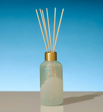 Load image into Gallery viewer, Capri Blue Artisan Luce d' Almafi 8oz Diffuser | Aloha Orchid