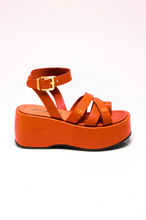 Load image into Gallery viewer, Free People Hazel Flatform Sandal in Persimmon