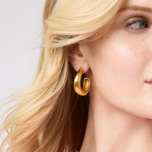 Load image into Gallery viewer, Julie Vos Gold Wave Hoop | Medium