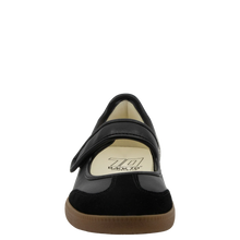 Load image into Gallery viewer, Back 70 Aya in Black Milk Sneakers