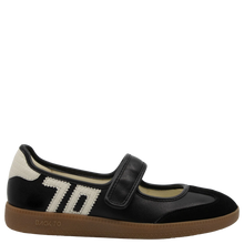 Load image into Gallery viewer, Back 70 Aya in Black Milk Sneakers
