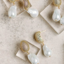 Load image into Gallery viewer, Sparkling Vintage Chunky Gold and Pearl Drop Earrings
