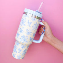 Load image into Gallery viewer, Cream &amp; Blue Floral 40oz Tumbler