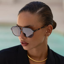 Load image into Gallery viewer, FREYRS Billie Sunglasses | Dark Tortoise/Solid Brown