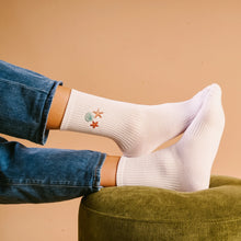 Load image into Gallery viewer, Embroidered Crew Socks - Seashells
