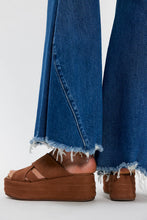 Load image into Gallery viewer, Free People Wanderbay Flatform | Latte