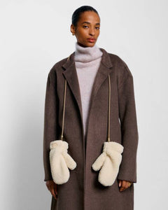 Katie Loxton Teddy Mittens | Cream