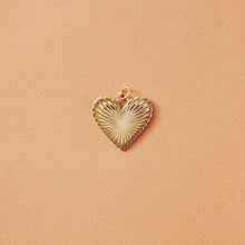 Load image into Gallery viewer, HART Ribbed Heart of Gold Necklace