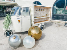 Load image into Gallery viewer, Silver 30&quot; Holiball